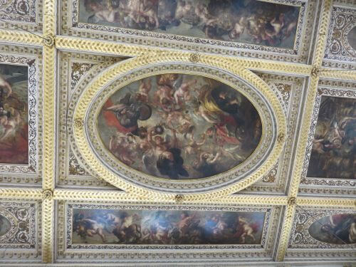Ein Ausschnitt des riesigen Rubens Deckengemäldes im Banqueting House