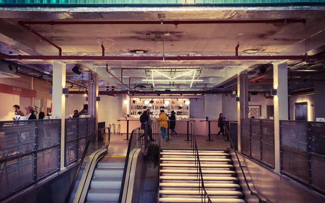 Großbritanniens größte Food Hall steht (natürlich) in London