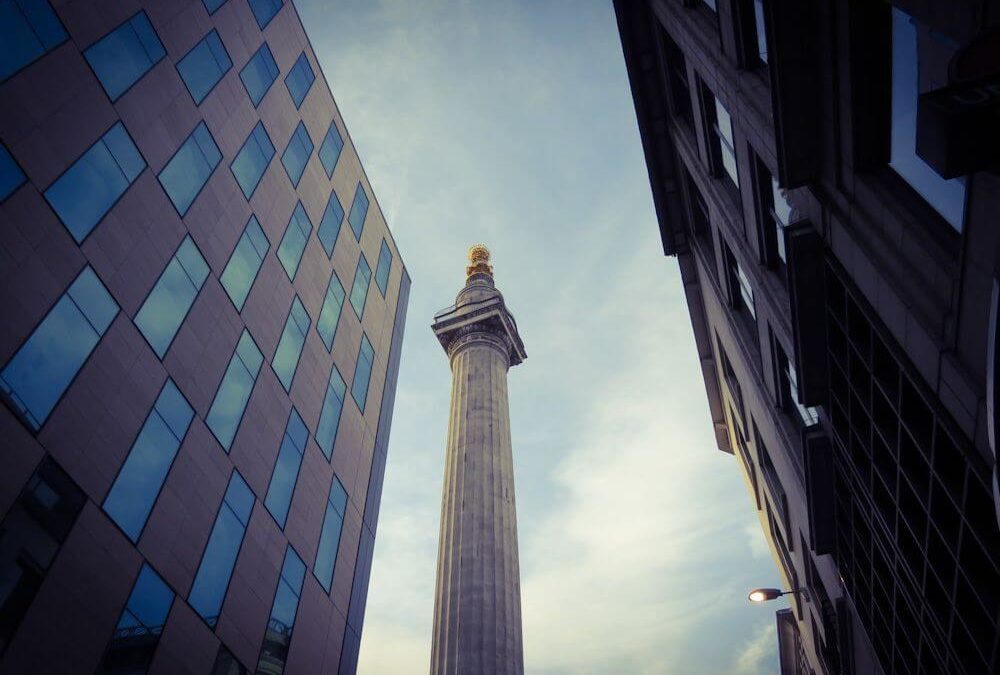 London Aussichtspunkt The Monument City of London Feuer 1666 Street View quer