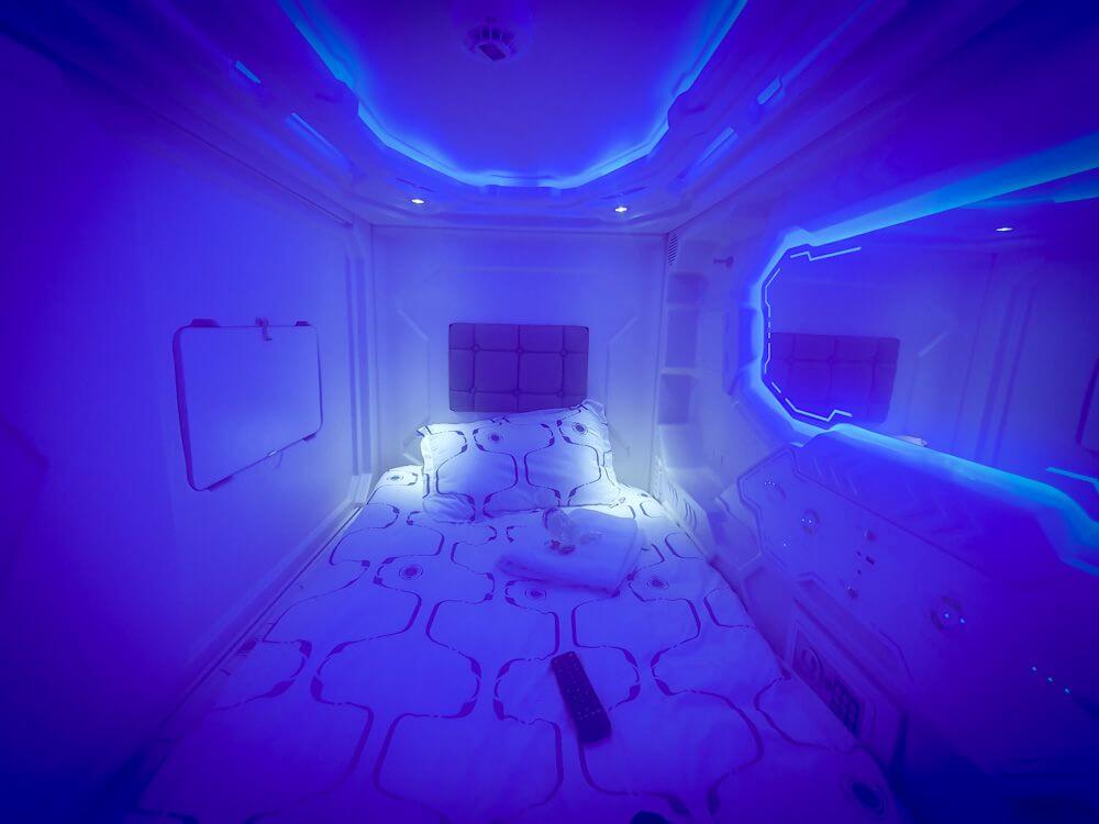 London Cosmos Capsules Hotel Space