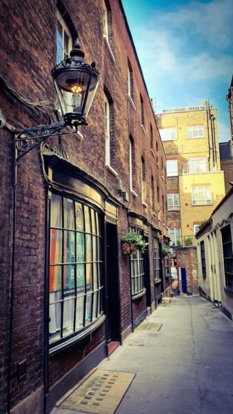London Covent Garden Goodwin's Court Diagaon Alley Gaslaterne