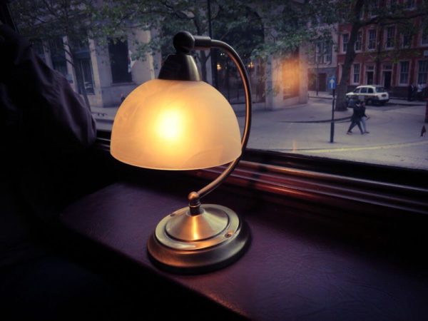 London Ghost Bus Innenausstattung Lampe