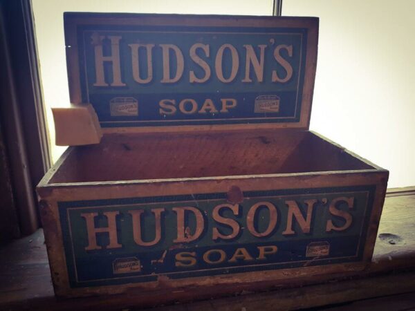 London Gunnersbury House Ausstellung Hudson's Soap