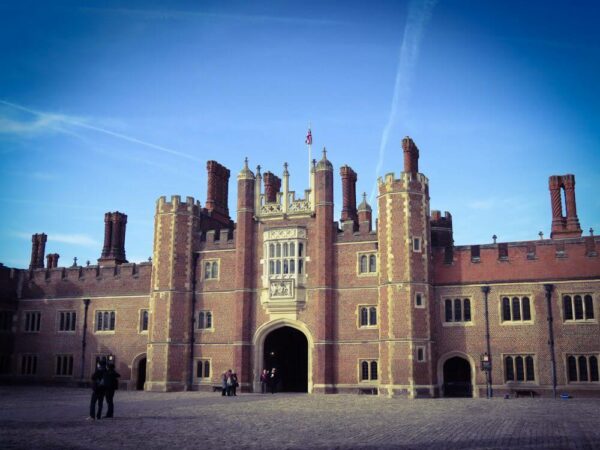 London Hampton Court Palace Tudor Eingang