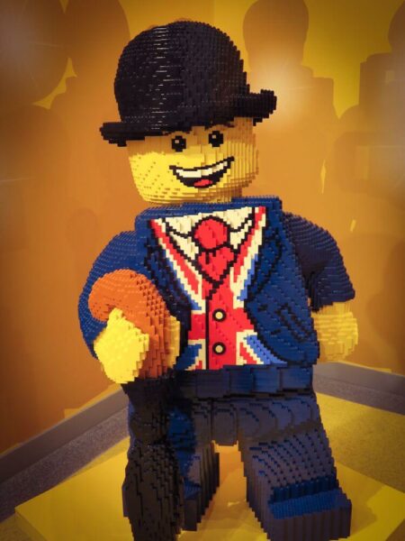London Lego Store Leicester Square Maskottchen Lester
