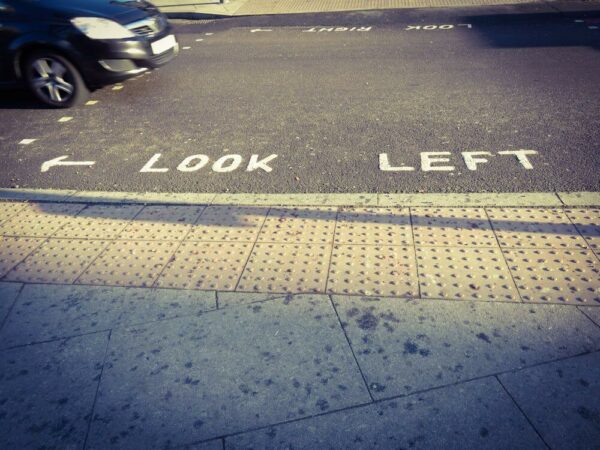 London Linksverkehr look left