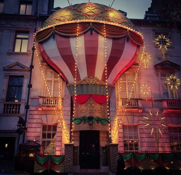 London Mayfair Annabel's Weihnachten 2023 Heißluftballon