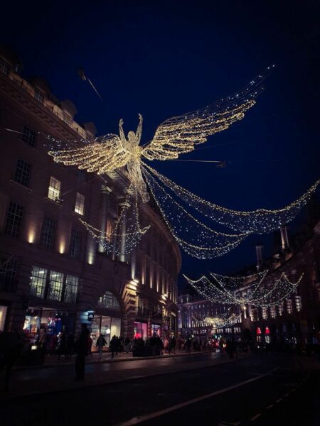London Regents Street Weihnachten Engel leuchtend