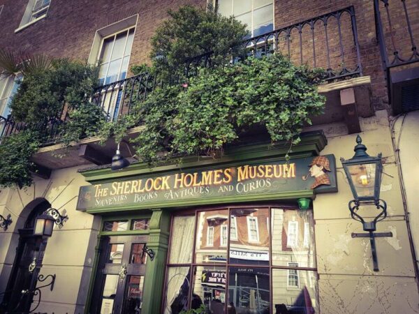 London Sherlock Holmes Museum 221b Baker STreet