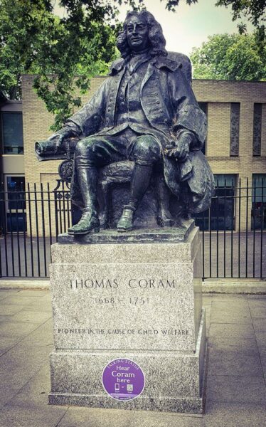 London Talking Statue sprechende Skulptur Thomas Coram Foundling Museum_edited