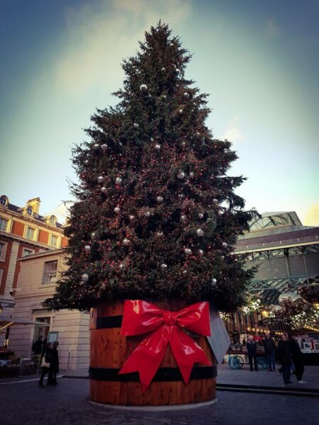 London VorweihnachtszeitChristmas Tree Covent Garden