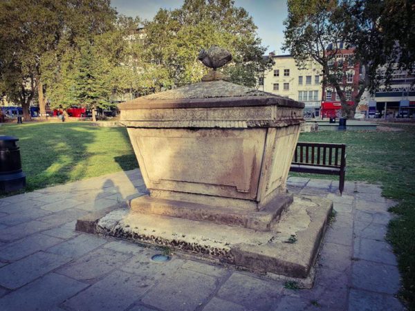 London Whitechapel Altab Ali Park Überreste Kirche Grab