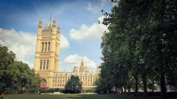 London Wolkenkratzer Höhenvergleich Victoria Tower Houses of Parliament