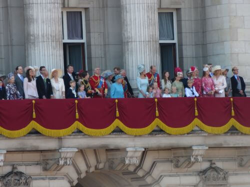 Queen Elizabeth Enkel Urenkel Trooping the Colour London
