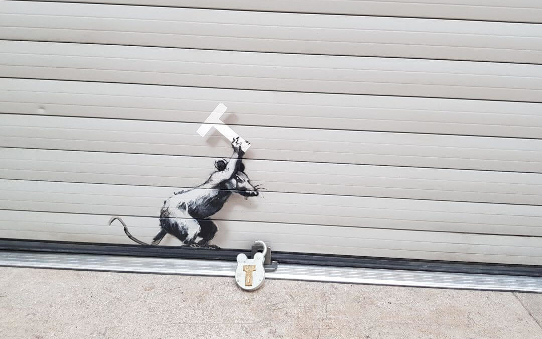 Die berühmte Banksy Ratte im neuesten Wert Keep Ou'