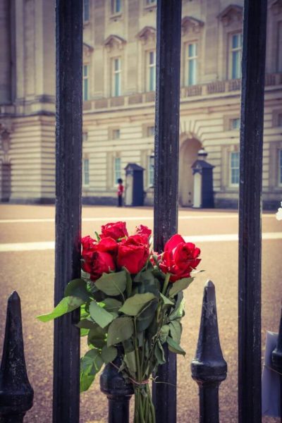 Tod Prince Philip Buckingham Palace rote Rosen Guard