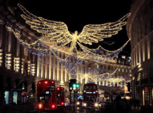 Weihnachtsbeleuchtung London Regent Street Engel
