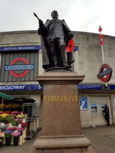 Willkommen in Tooting – an der Tooting Broadway Station begrüßt Edward VII