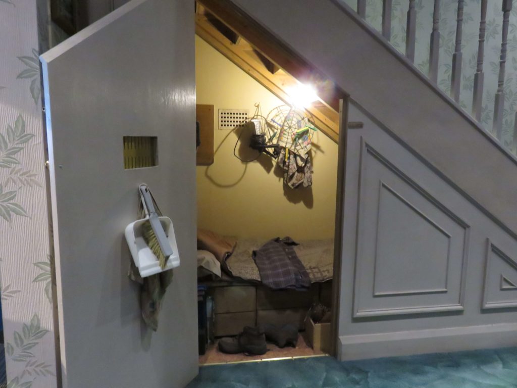 Das kleinste Set vor Ort - Harrys Zimmer unter der Treppe