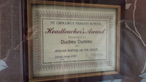 Dudleys Auszeichnung für immer brav das Mittagessen aufessen