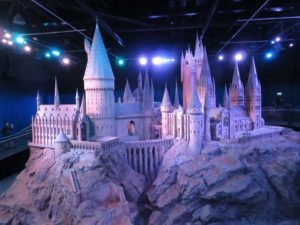 Das riesige Hogwarts Modell füllt einen ganzen Raum
