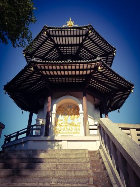 London Peace Pagoda Battersea Park (1)