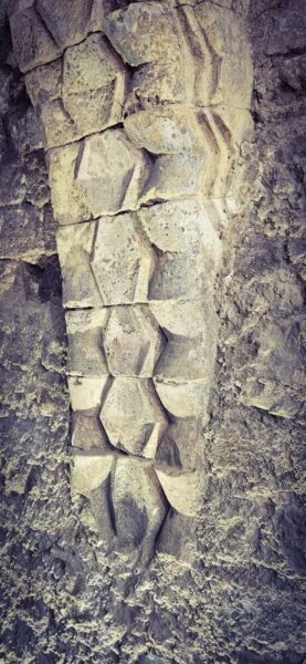 London Spitalfields Charnel House Säule