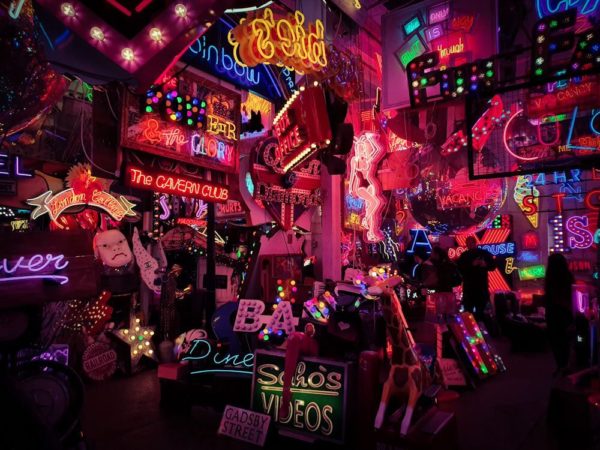 Gods own junkyard Walthamstow Neonschilder Himmel