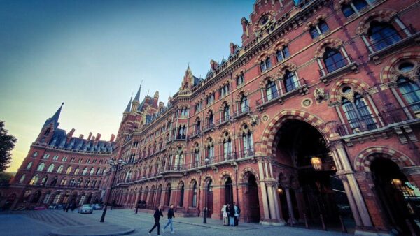 London St. Pancras Bahnhof und Renaissance Hotel viktorianische Baukunst