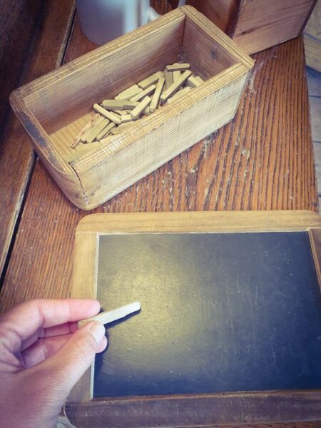 London Ragged School Museum Gebäude Schreibtafel Kreide Viktorianisches London