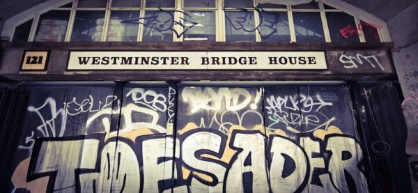 Nekropolis Zug London Terminus Gebäude Waterloo Westminster Bridge House